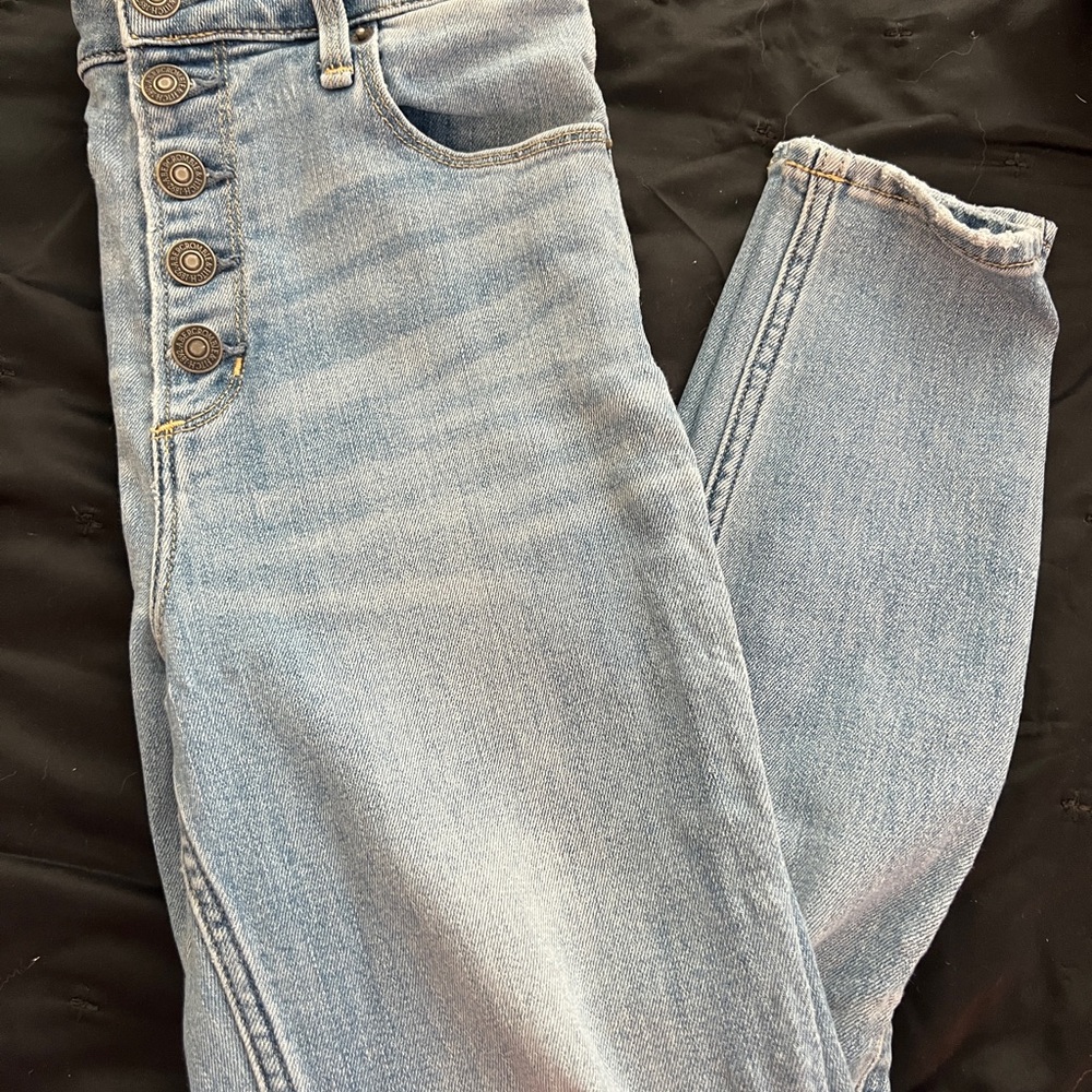 Abercrombie ripped skinny jeans
